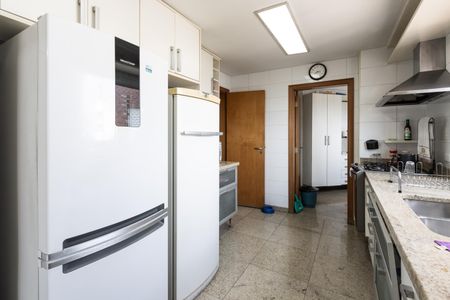 Apartamento à venda com 230m², 4 quartos e 4 vagas Apartamento à venda com 230m², 4 quartos e 4 vagasCozinha