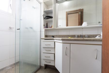 Apartamento à venda com 230m², 4 quartos e 4 vagas Apartamento à venda com 230m², 4 quartos e 4 vagasQuarto 4 - Banheiro da Suite