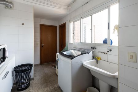 Apartamento à venda com 230m², 4 quartos e 4 vagas Apartamento à venda com 230m², 4 quartos e 4 vagasÁrea de Serviço