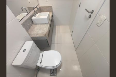 Apartamento à venda com 98m², 2 quartos e 2 vagas Apartamento à venda com 98m², 2 quartos e 2 vagasBanheiro da Suíte
