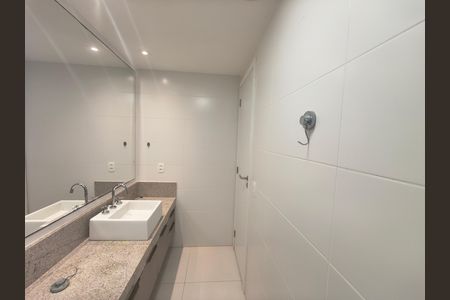 Apartamento à venda com 98m², 2 quartos e 2 vagas Apartamento à venda com 98m², 2 quartos e 2 vagasBanheiro social
