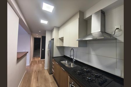 Apartamento à venda com 98m², 2 quartos e 2 vagas Apartamento à venda com 98m², 2 quartos e 2 vagasCozinha