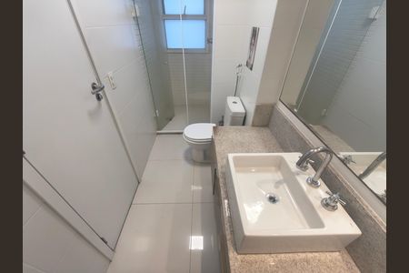Apartamento à venda com 98m², 2 quartos e 2 vagas Apartamento à venda com 98m², 2 quartos e 2 vagasBanheiro da Suíte