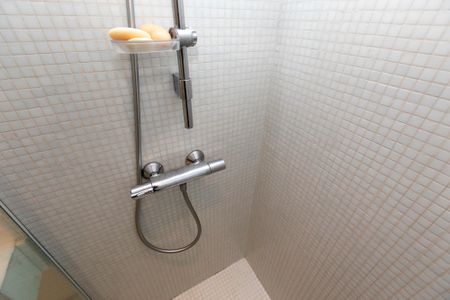 Apartamento para alugar com 70m², 2 quartos e 1 vaga Apartamento para alugar com 70m², 2 quartos e 1 vagaBanheiro social