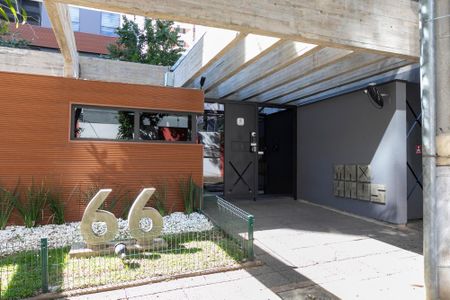 Apartamento para alugar com 70m², 2 quartos e 1 vaga Apartamento para alugar com 70m², 2 quartos e 1 vagaFachada