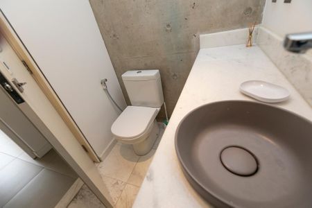 Apartamento para alugar com 70m², 2 quartos e 1 vaga Apartamento para alugar com 70m², 2 quartos e 1 vagaBanheiro social