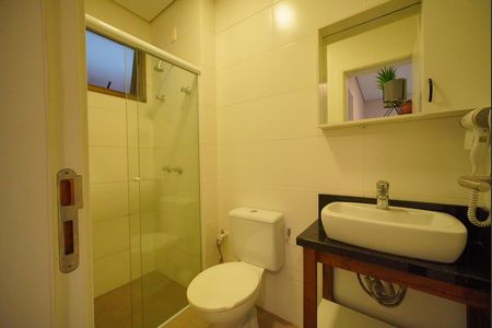 Banheiro de apartamento para alugar com 2 quartos, 72m² em Rio Tavares, Florianópolis