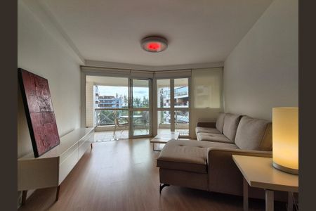 Sala de apartamento para alugar com 3 quartos, 130m² em Barra da Tijuca, Rio de Janeiro