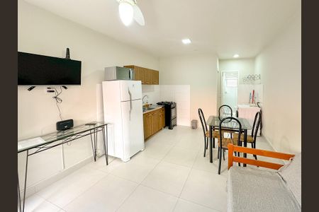 Sala de TV de apartamento para alugar com 1 quarto, 44m² em Ingleses do Rio Vermelho, Florianópolis