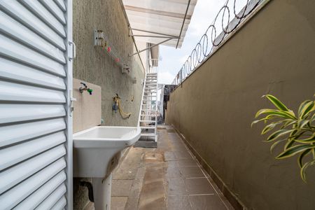 Casa para alugar com 40m², 1 quarto e 1 vaga Casa para alugar com 40m², 1 quarto e 1 vagaQuintal