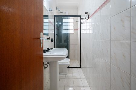 Banheiro de casa para alugar com 1 quarto, 40m² em Jardim Oriental, São Paulo