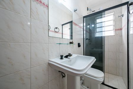 Banheiro de casa para alugar com 1 quarto, 40m² em Jardim Oriental, São Paulo