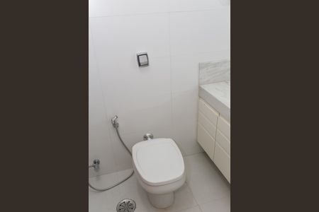Apartamento à venda com 123m², 3 quartos e 2 vagas Apartamento à venda com 123m², 3 quartos e 2 vagasBanheiro Social