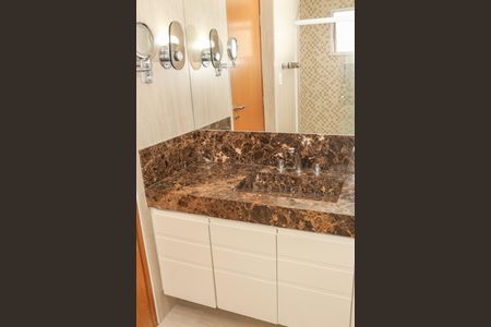 Apartamento à venda com 123m², 3 quartos e 2 vagas Apartamento à venda com 123m², 3 quartos e 2 vagasBanheiro da Suíte