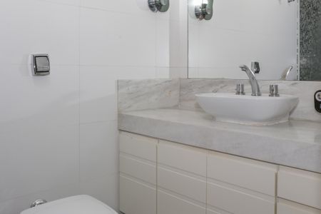 Apartamento à venda com 123m², 3 quartos e 2 vagas Apartamento à venda com 123m², 3 quartos e 2 vagasBanheiro Social