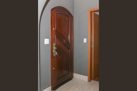 Apartamento à venda com 123m², 3 quartos e 2 vagas Apartamento à venda com 123m², 3 quartos e 2 vagasEntrada