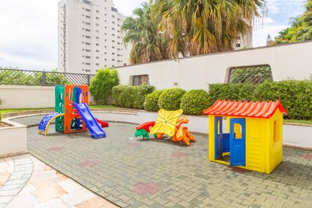 Apartamento à venda com 123m², 3 quartos e 2 vagas Apartamento à venda com 123m², 3 quartos e 2 vagasÁrea comum - Playground