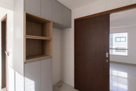 Apartamento à venda com 184m², 4 quartos e 2 vagasCozinha