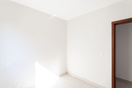 Apartamento à venda com 184m², 4 quartos e 2 vagasQuarto 2