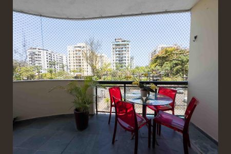 Apartamento à venda com 97m², 2 quartos e 2 vagasVaranda