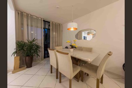 Apartamento à venda com 97m², 2 quartos e 2 vagasSala