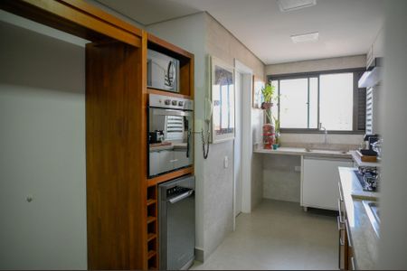 Apartamento para alugar com 210m², 3 quartos e 2 vagas Apartamento para alugar com 210m², 3 quartos e 2 vagasCozinha