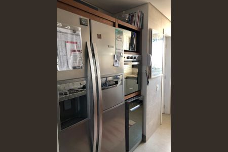 Apartamento para alugar com 210m², 3 quartos e 2 vagas Apartamento para alugar com 210m², 3 quartos e 2 vagasCozinha