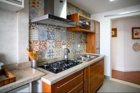 Apartamento para alugar com 210m², 3 quartos e 2 vagas Apartamento para alugar com 210m², 3 quartos e 2 vagasCozinha