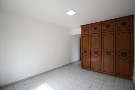Casa para alugar com 171m², 3 quartos e 2 vagasQuarto