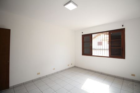 Casa para alugar com 171m², 3 quartos e 2 vagasQuarto