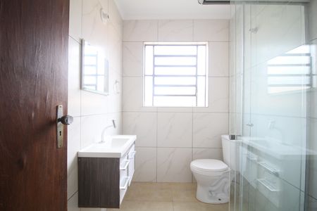 Casa para alugar com 171m², 3 quartos e 2 vagasBanheiro social