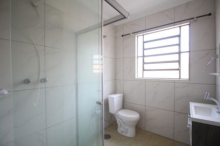 Casa para alugar com 171m², 3 quartos e 2 vagasBanheiro social