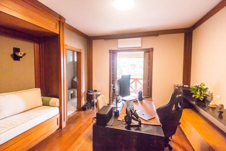 Casa de condomínio para alugar com 840m², 4 quartos e 3 vagas Casa de condomínio para alugar com 840m², 4 quartos e 3 vagasSuíte