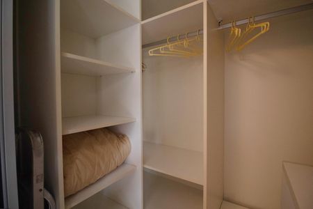 Apartamento para alugar com 50m², 2 quartos e 1 vaga Apartamento para alugar com 50m², 2 quartos e 1 vagaCloset da suíte