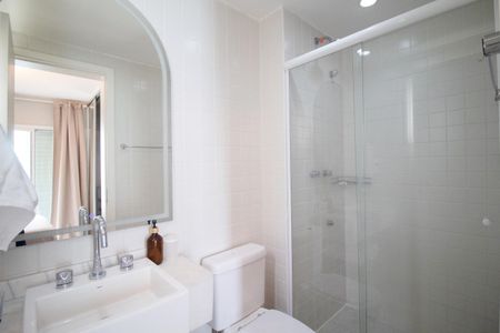 Apartamento para alugar com 50m², 2 quartos e 1 vaga Apartamento para alugar com 50m², 2 quartos e 1 vagaBanheiro da Suíte