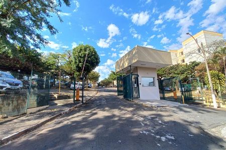 Apartamento à venda com 62m², 2 quartos e 1 vaga Apartamento à venda com 62m², 2 quartos e 1 vagaFachada e Portaria