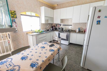 Casa para alugar com 460m², 3 quartos e 3 vagascozinha