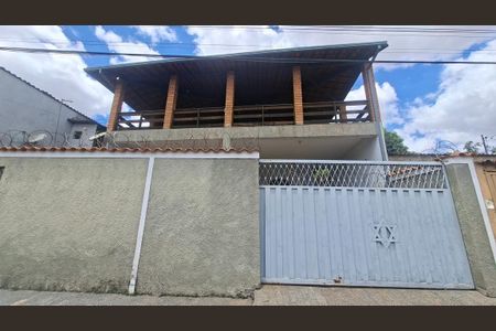 Casa para alugar com 460m², 3 quartos e 3 vagasFachada