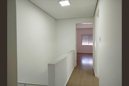 Casa para alugar com 170m², 3 quartos e 1 vaga Casa para alugar com 170m², 3 quartos e 1 vagaHall íntimo