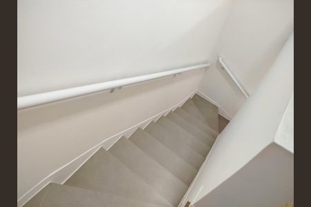 Escada de casa para alugar com 3 quartos, 170m² em Tatuapé, São Paulo