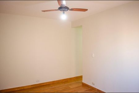 Apartamento para alugar com 74m², 3 quartos e 1 vaga Apartamento para alugar com 74m², 3 quartos e 1 vagaSala