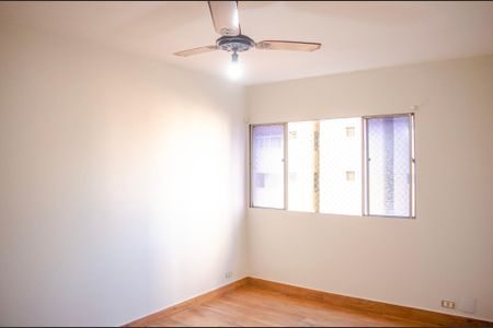 Sala de apartamento para alugar com 3 quartos, 74m² em Setor Oeste, Goiânia