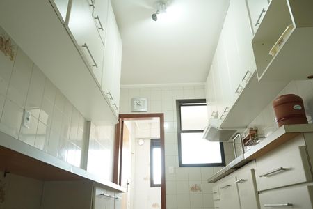 Cozinha de apartamento para alugar com 3 quartos, 85m² em Vila Azevedo, São Paulo
