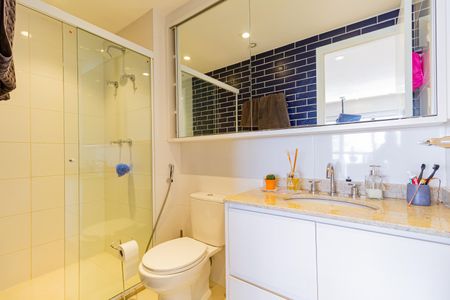 Apartamento para alugar com 67m², 1 quarto e 2 vagas Apartamento para alugar com 67m², 1 quarto e 2 vagasBanheiro da Suíte