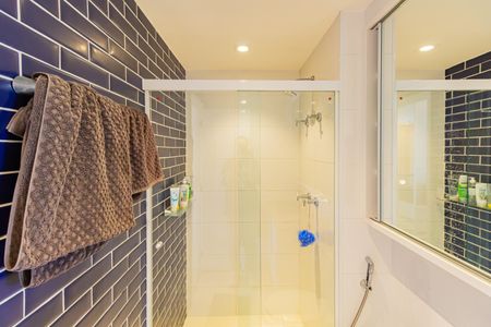 Apartamento para alugar com 67m², 1 quarto e 2 vagas Apartamento para alugar com 67m², 1 quarto e 2 vagasBanheiro da Suíte