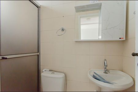 Banheiro de casa para alugar com 1 quarto, 49m² em Jardim da Glória, São Paulo