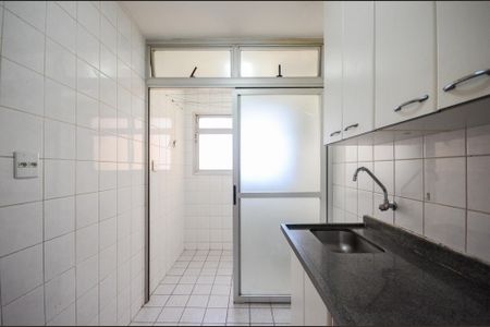 Cozinha de apartamento para alugar com 3 quartos, 58m² em Vila Pereira Barreto, São Paulo