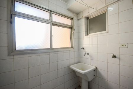 Área de Serviço de apartamento para alugar com 3 quartos, 58m² em Vila Pereira Barreto, São Paulo