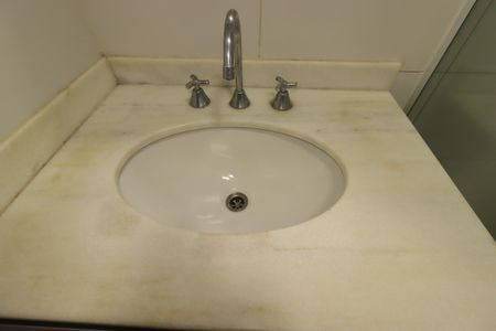 Apartamento à venda com 63m², 2 quartos e 1 vagaBanheiro Social - Pia