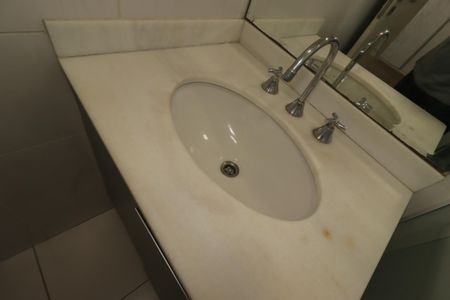 Apartamento à venda com 63m², 2 quartos e 1 vagaBanheiro da Suíte - Pia